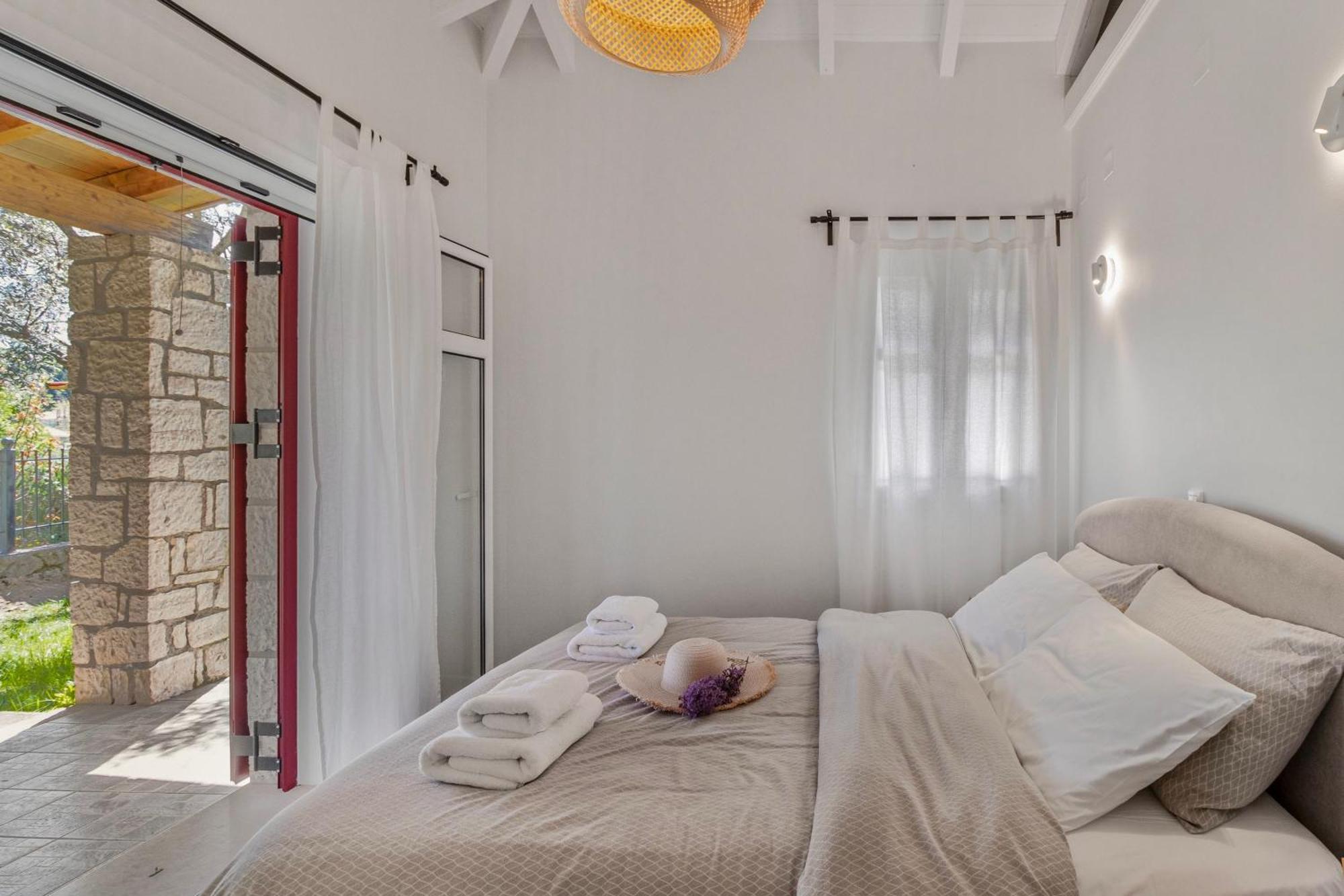 Apanema Mindfulness Resort Lefkada Asprogerakata Pokoj fotografie